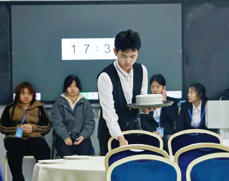 1781508025519073643.jpg 3. 怀化市产教联合体第二届职业技能大赛暨湖南省职业院校技能竞赛选拔赛(中职组)在怀化职院举行.jpg